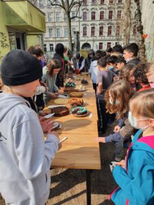 Kuchenbasar - Unterstützung Geflüchteter @ Schüler-Eltern-Café